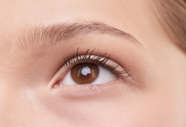 woman eye for upper and lower eyelid surgery